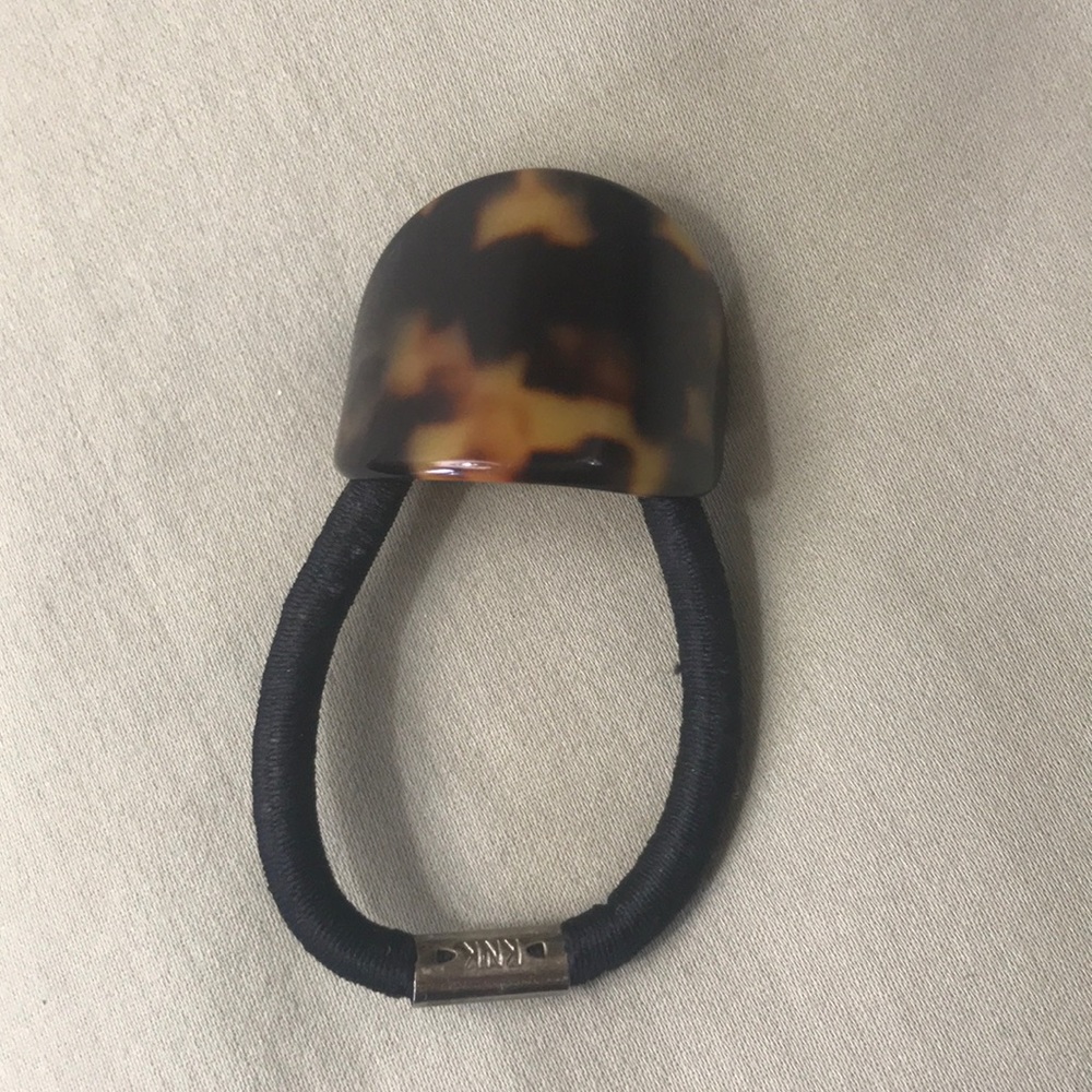 Tortoise hairtie